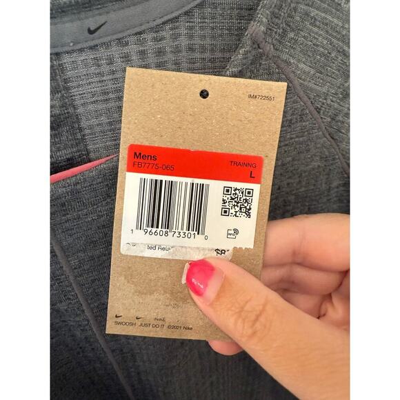 Nike Yoga Men's Cool Grey Heather Dri-FIT Crew Top Size L - Picture 8 of 8